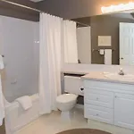 Executive Suites By Roseman - Pavilions Of Eau Claire