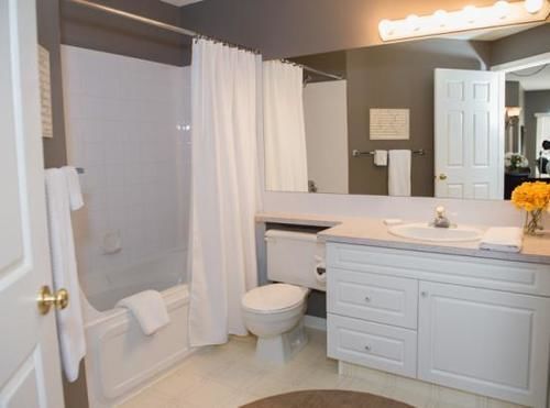 Executive By Roseman - Pavilions Of Eau Claire